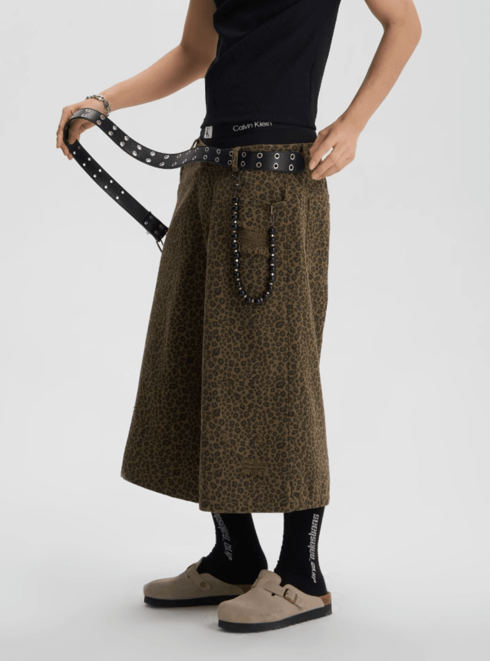 Leopard Print Baggy Shorts for Work - chiclara