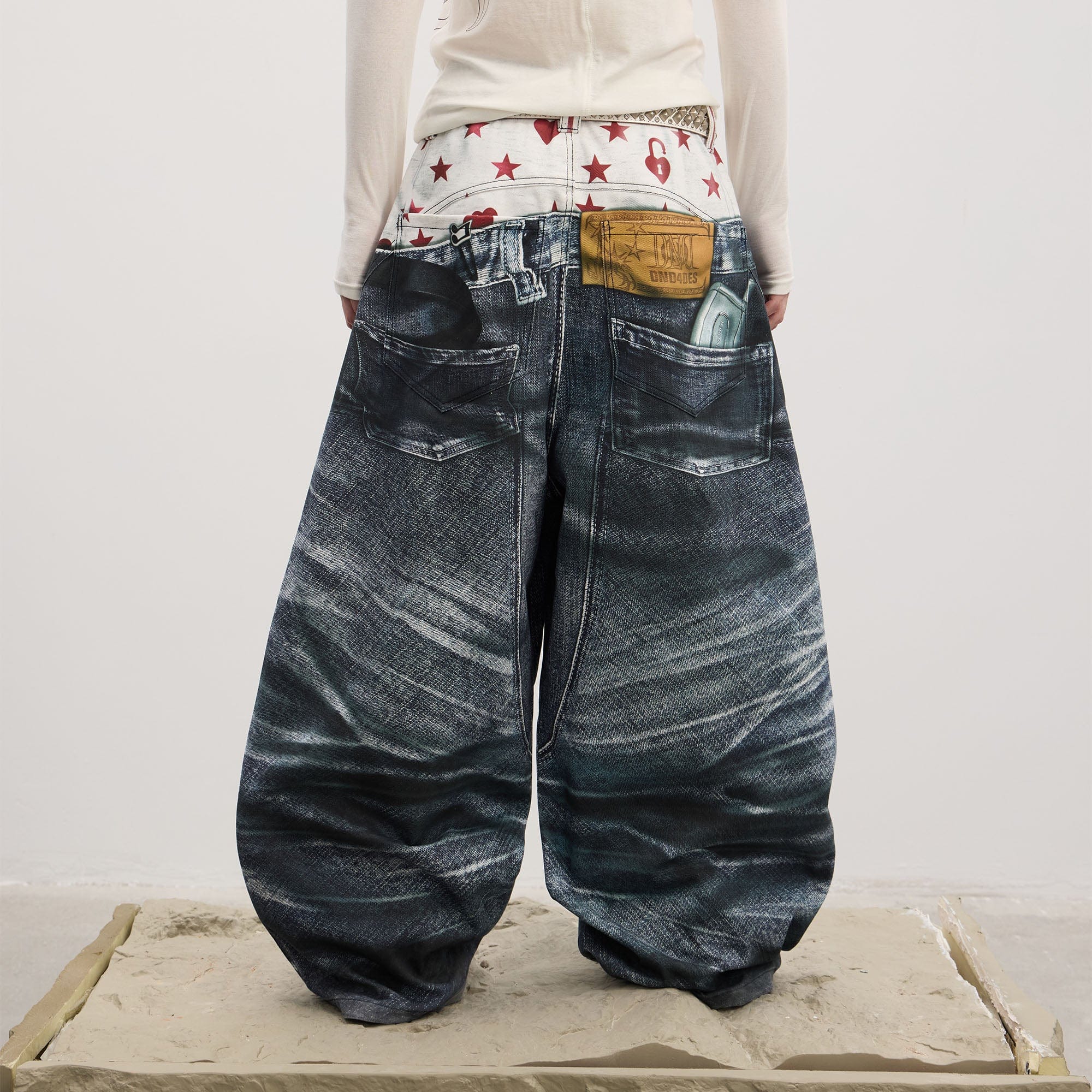 The "Sagging" Illusion Baggy Jeans