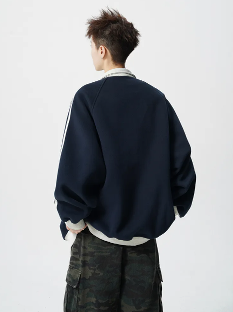 V37 American-style striped sweatshirt