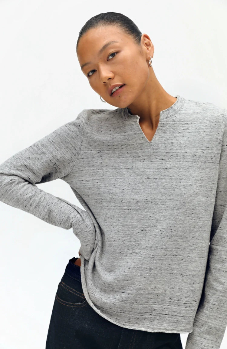 Plain V-neck Long Sleeve T-shirt