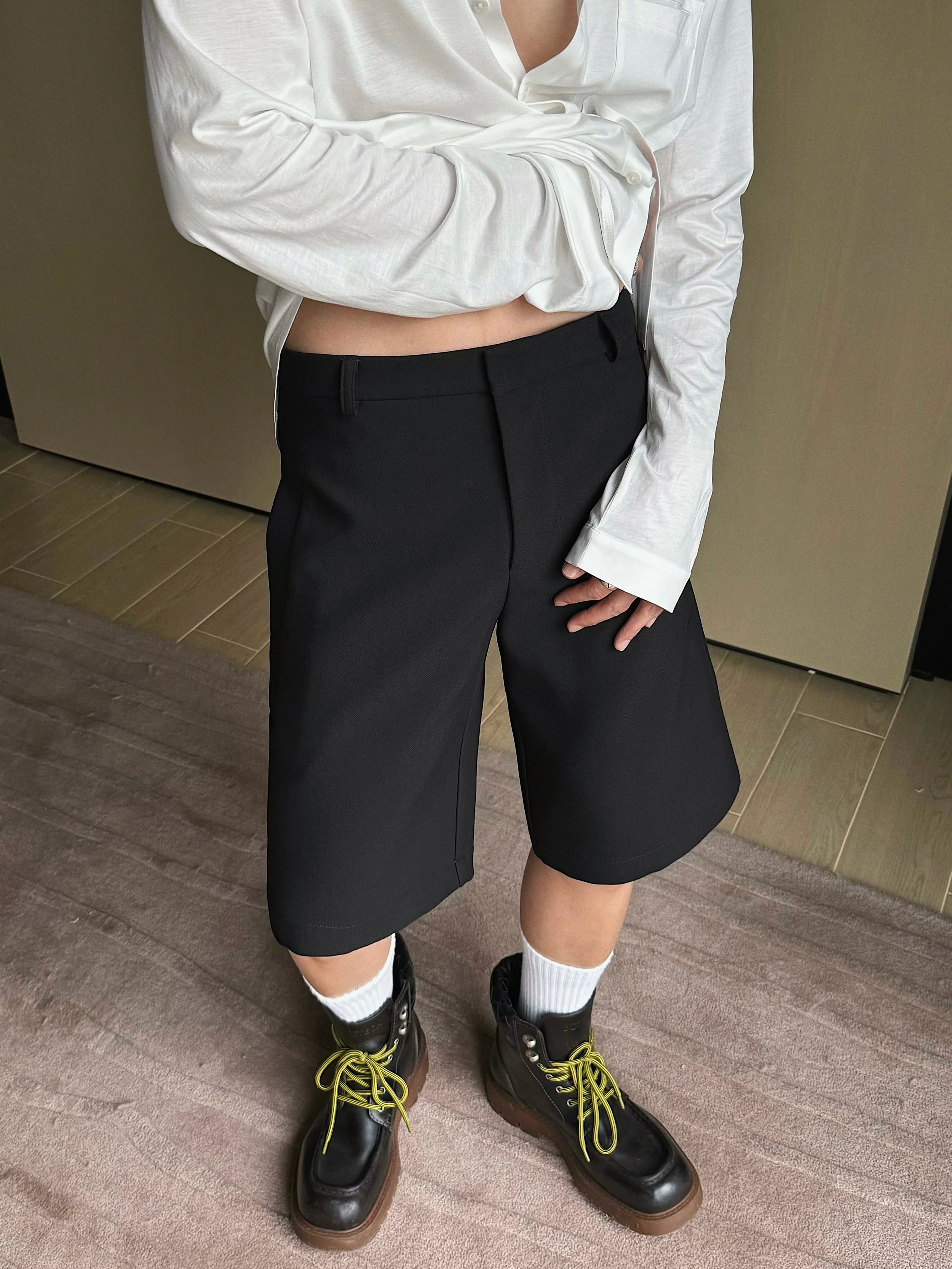 Black Cotton Knee-Length Casual Cargo Shorts