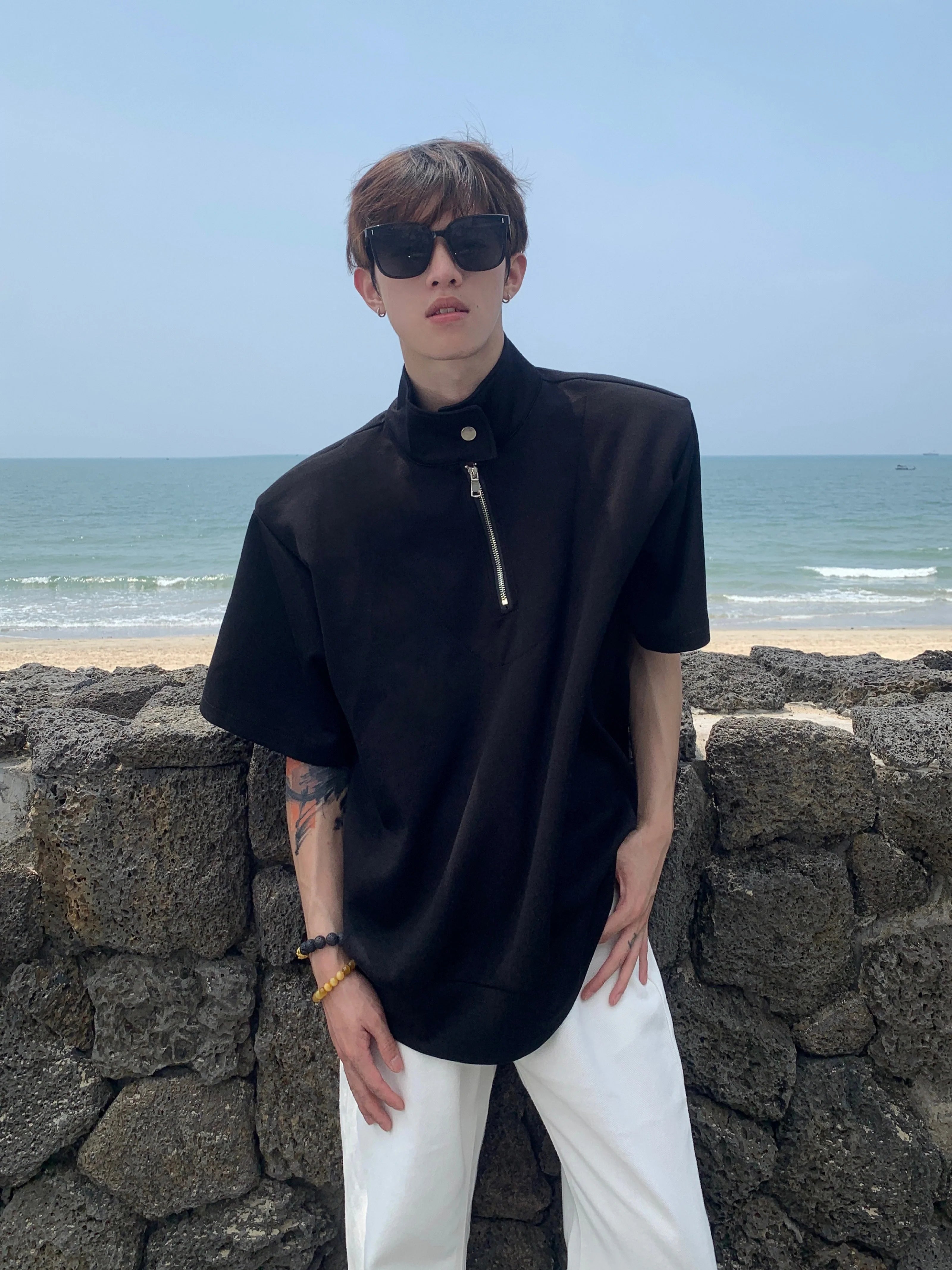 회색 하프 집업 스탠드 카라 셔츠