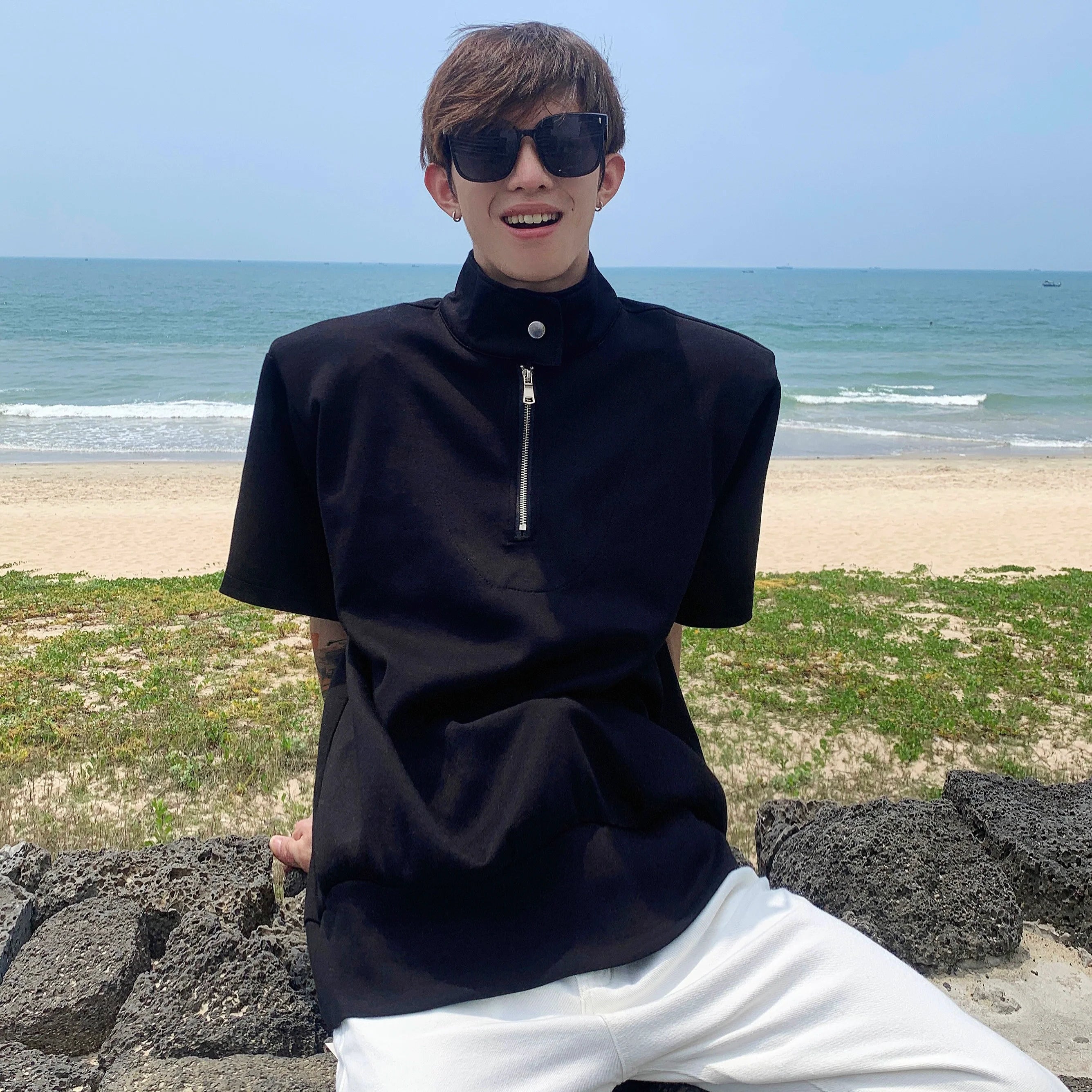 회색 하프 집업 스탠드 카라 셔츠