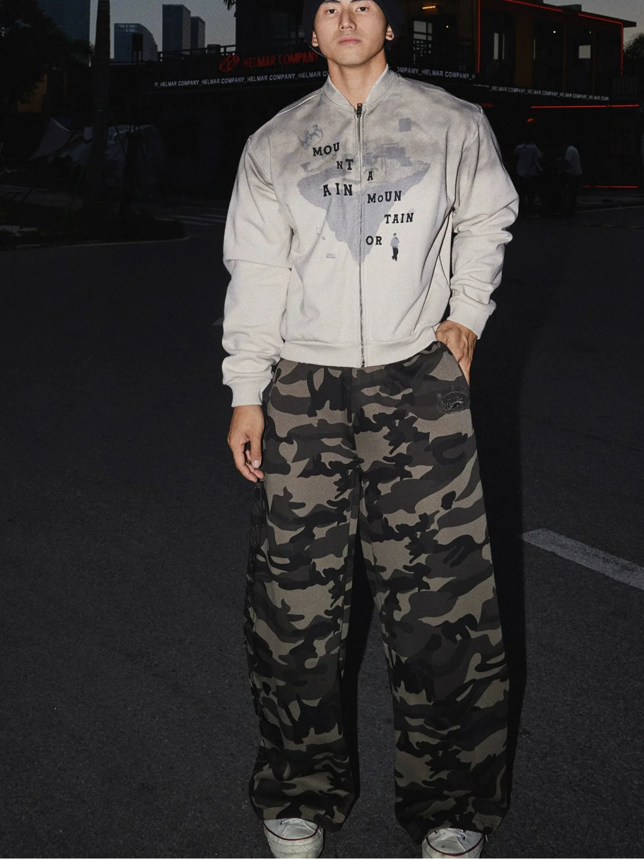 Loose-Fit Camo Print Pants