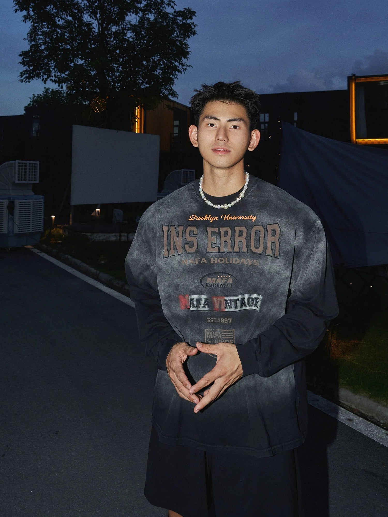 빈티지 대학 그래픽 맨투맨