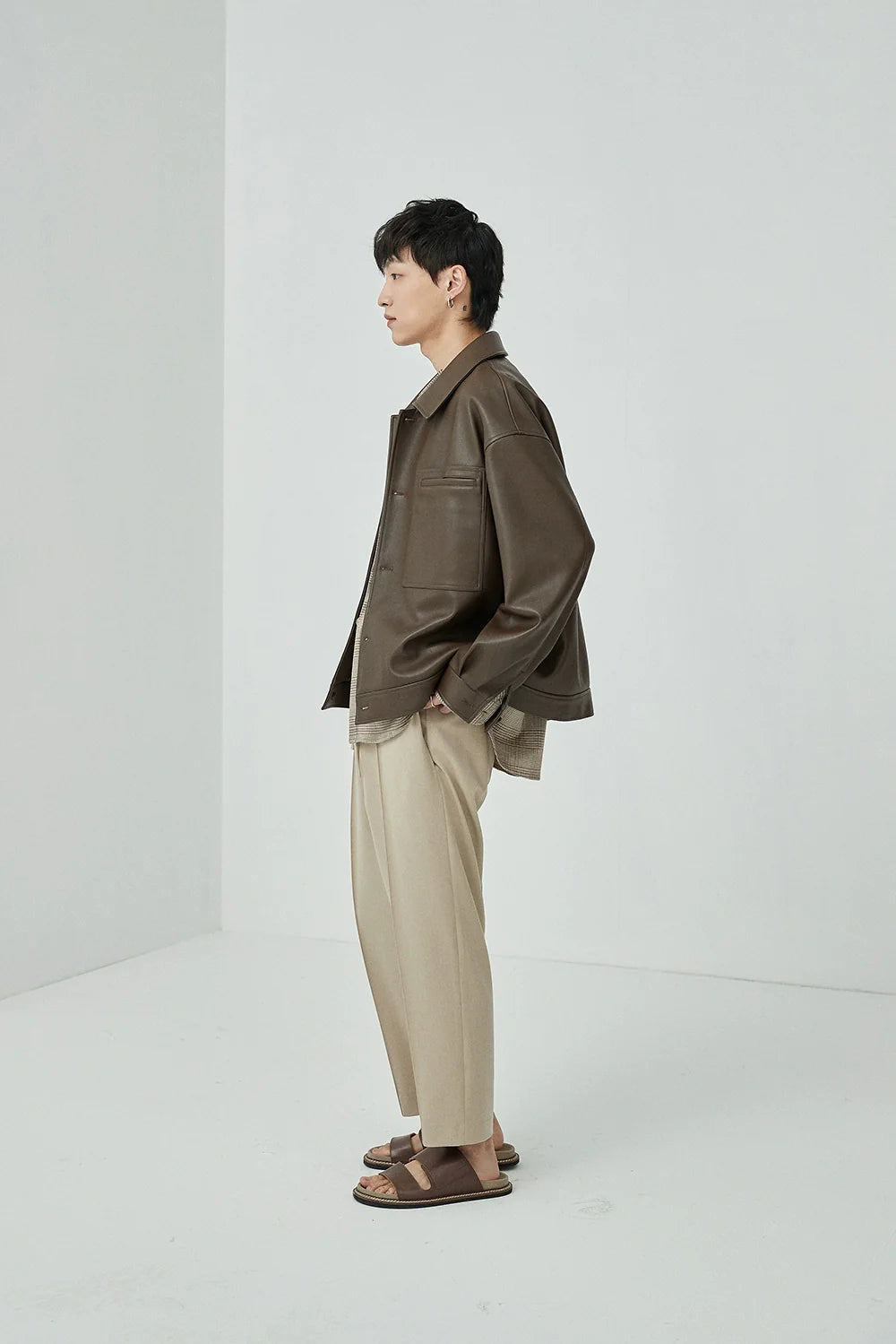 스퀘어 넥 오버사이즈 크롭 PU 레더 재킷