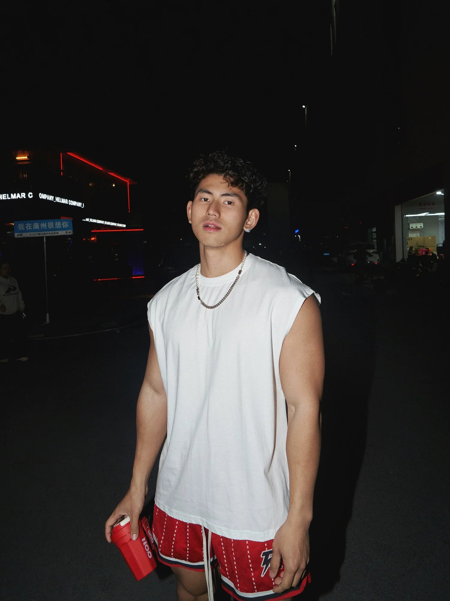 민소매 티셔츠