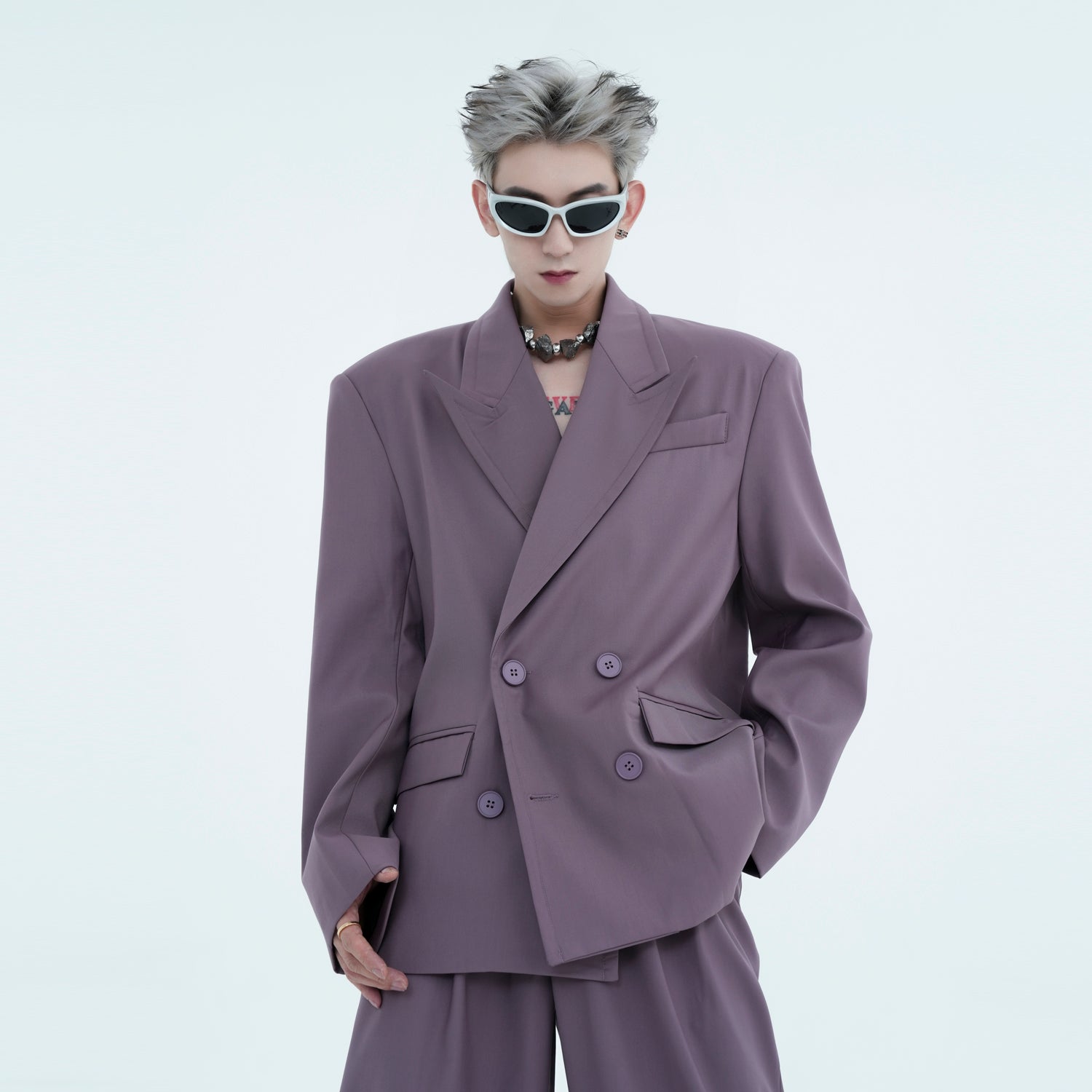 더블 브레스트 테일러드 코트 및 팬츠