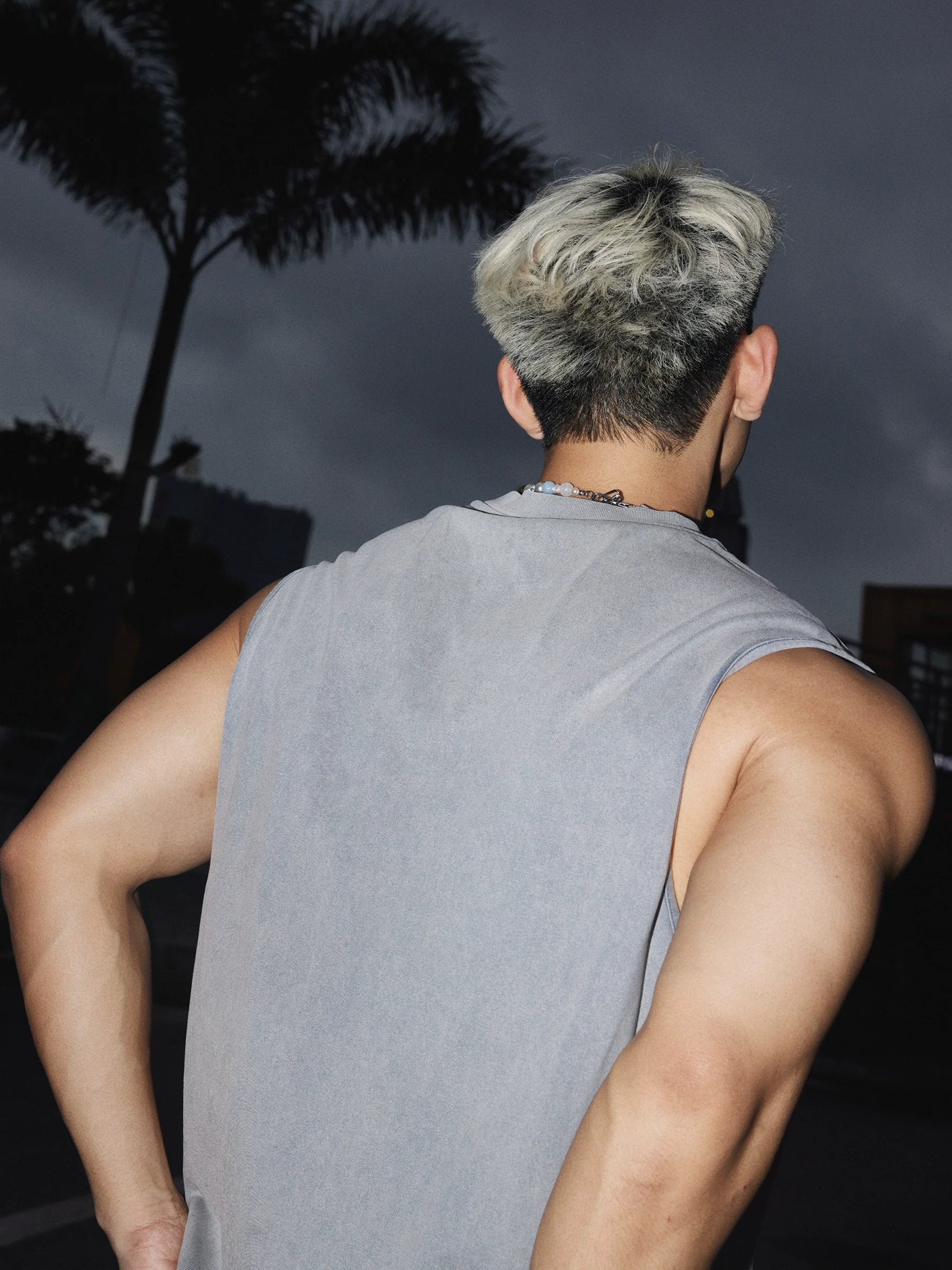 Sleeveless AENNIS Graphic Muscle Tee