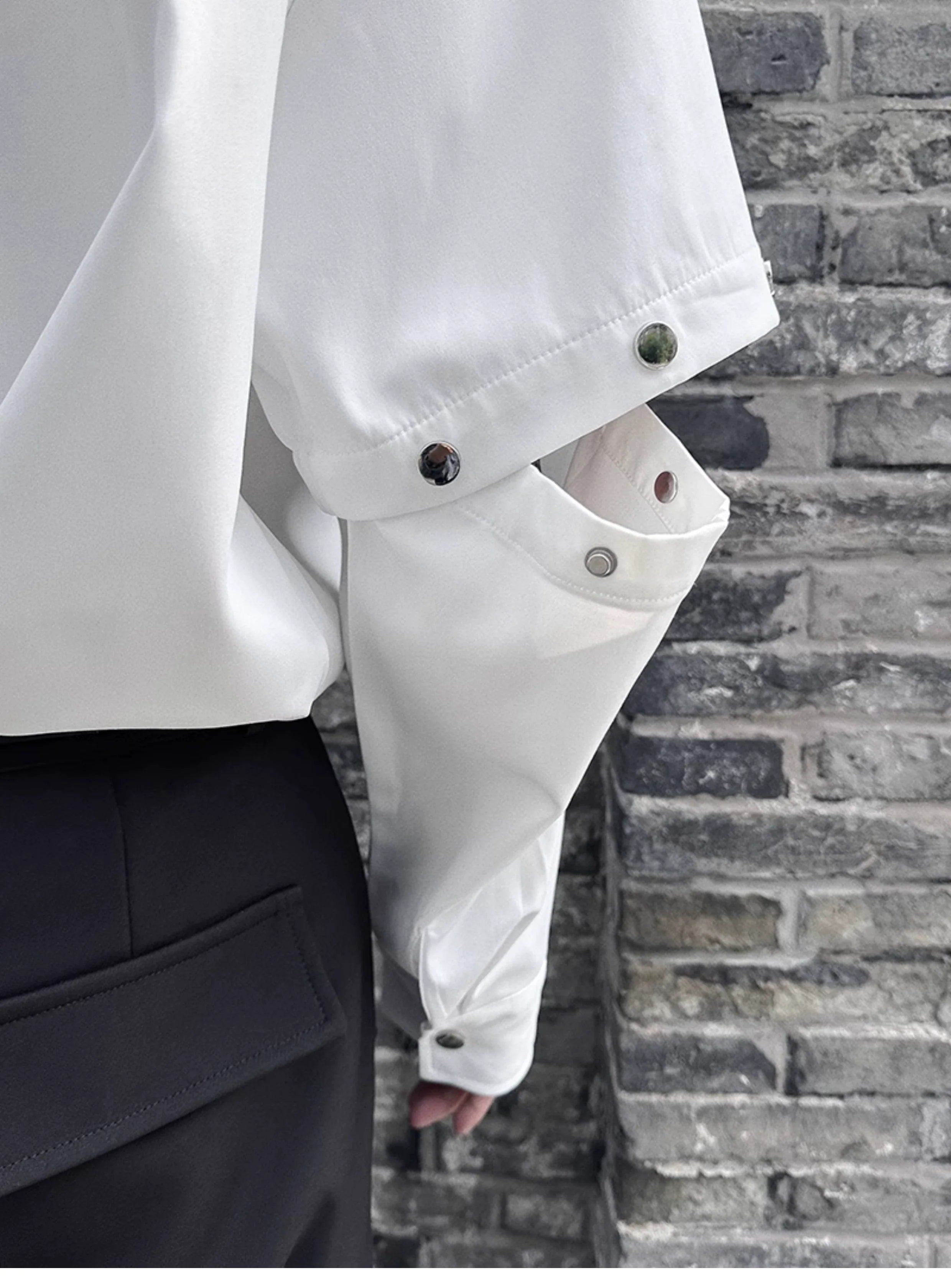 Detachable Sleeve Shirt