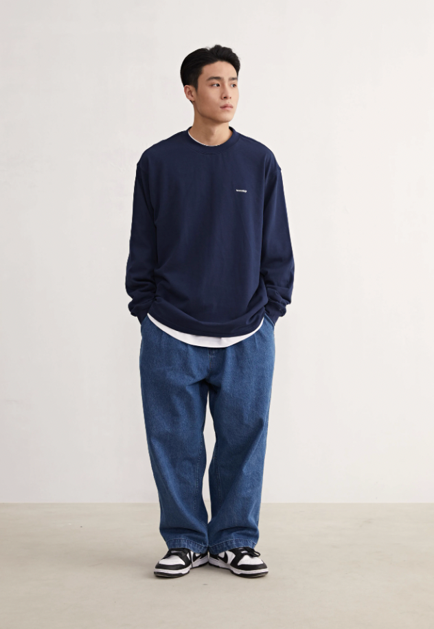 Minimalist Basic Small Logo Long Sleeved Tee - chiclara