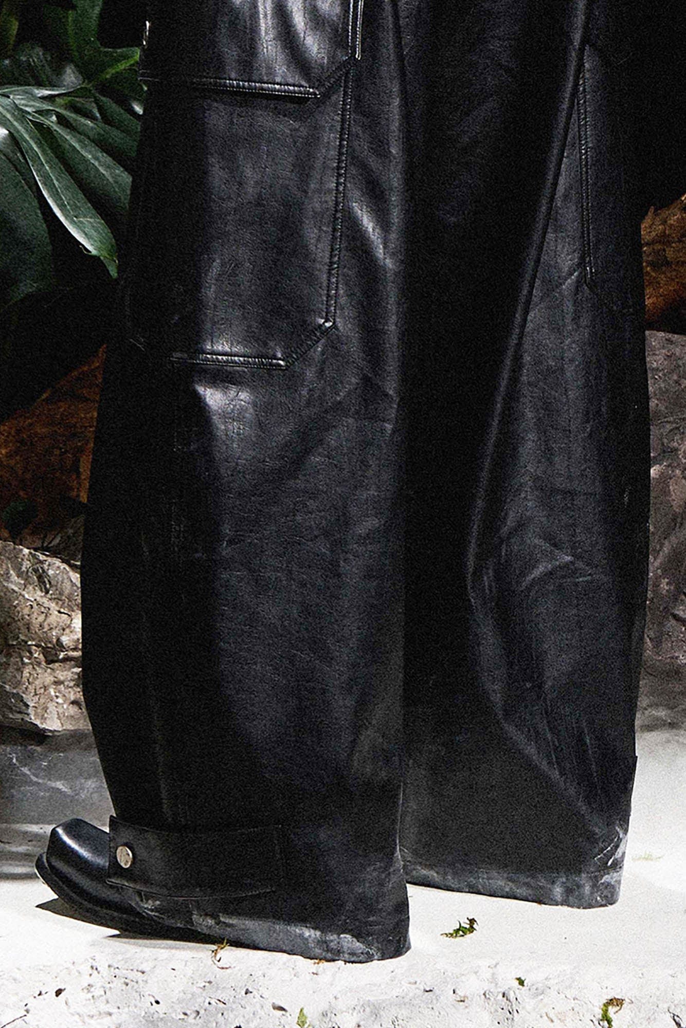 고딕 가죽 바지