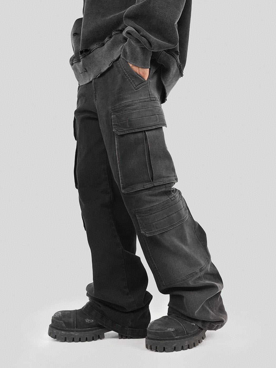 Multi Pockets Gradient Black Cargo Jeans