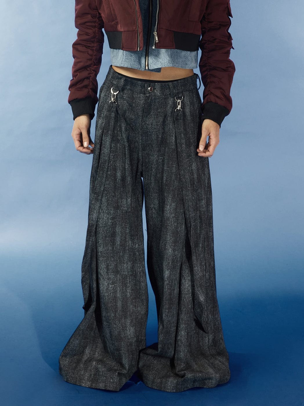 Clip Detail Wide Leg Jeans