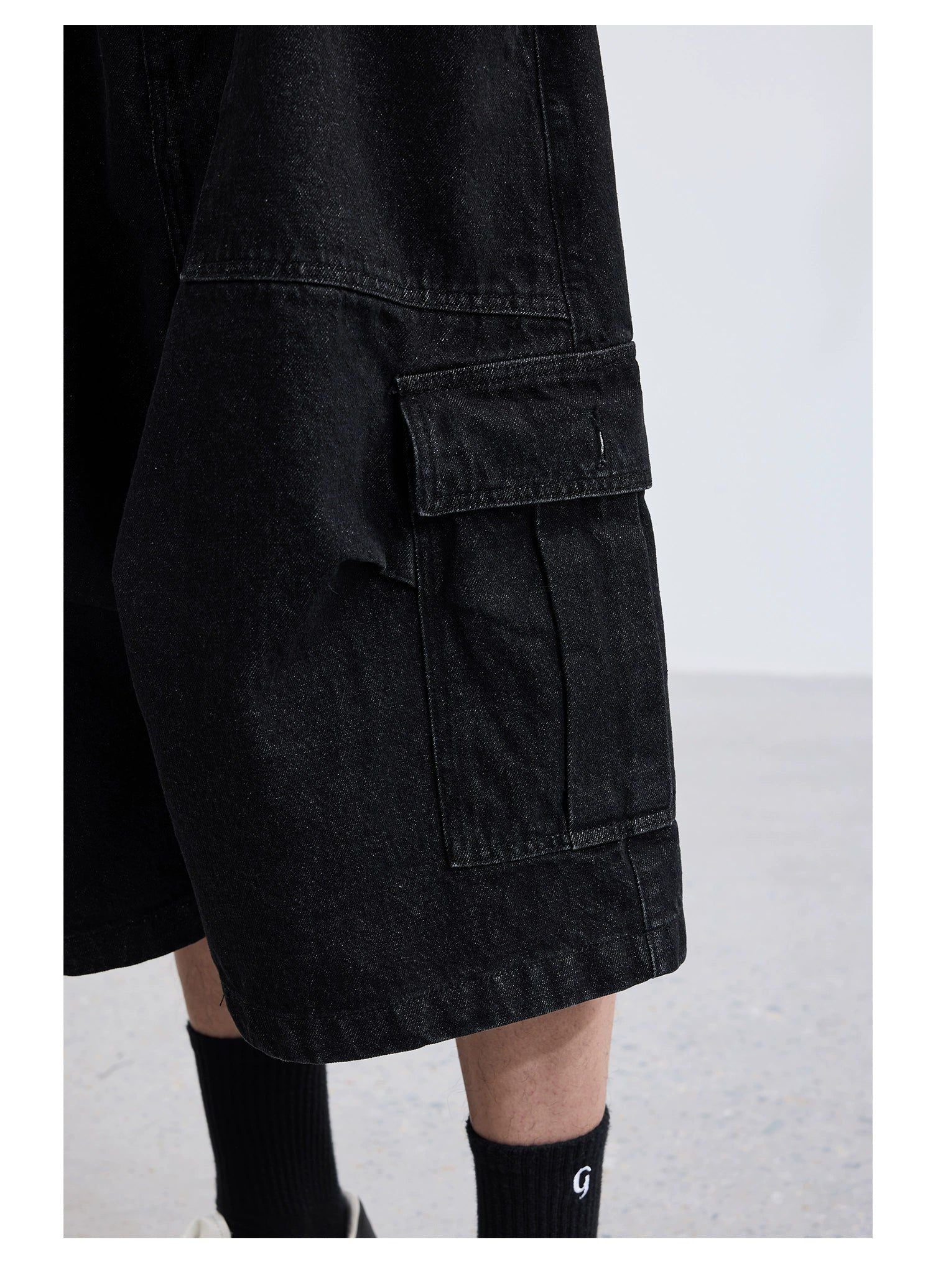 Wide-Leg Cargo Capri Pants - chiclara