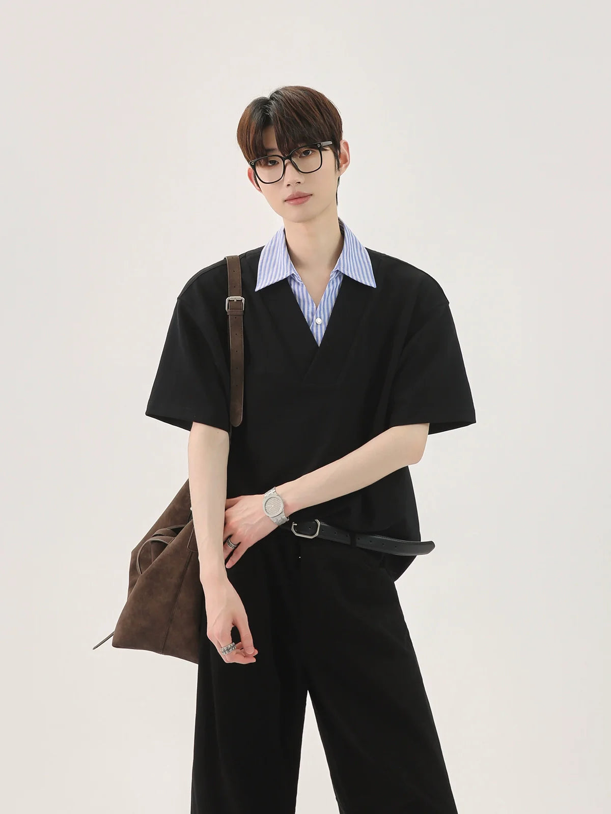 페이크 레이어드 블루 스트라이프 셔츠 칼라 및 플래킷 티셔츠