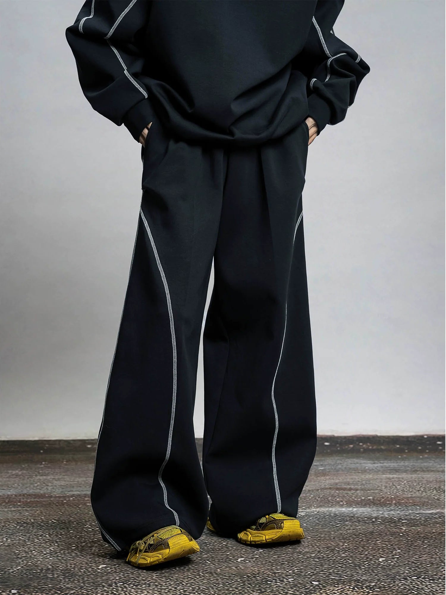 Wide Leg Contrast Stitch Sweatpants
