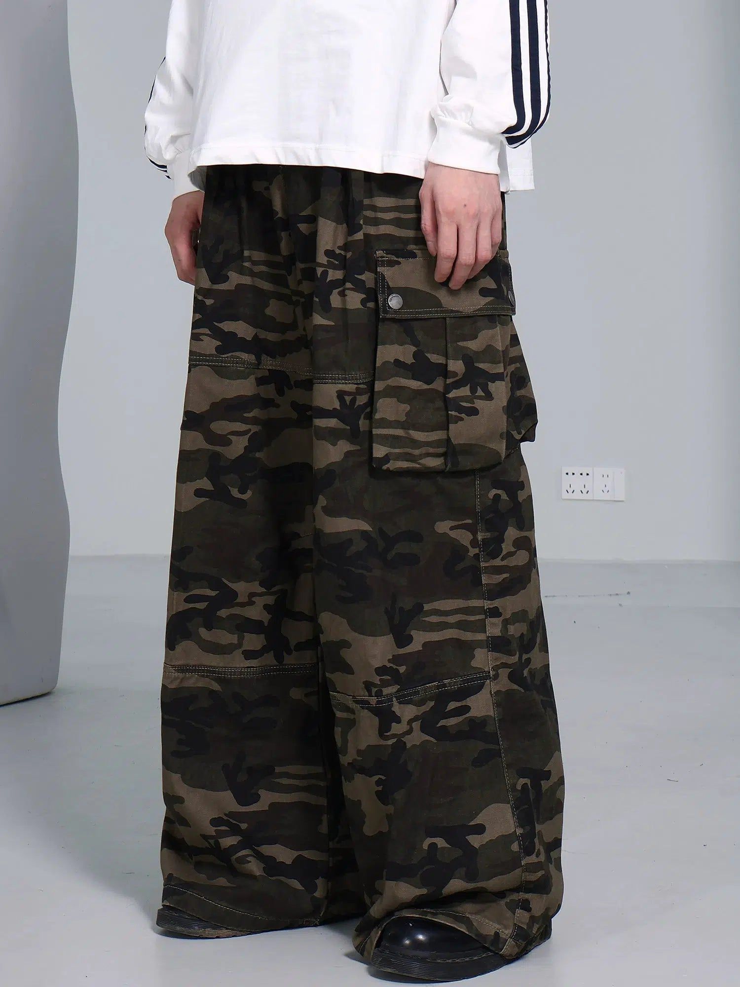 Camouflage Print Wide Leg Cargo Pants - chiclara