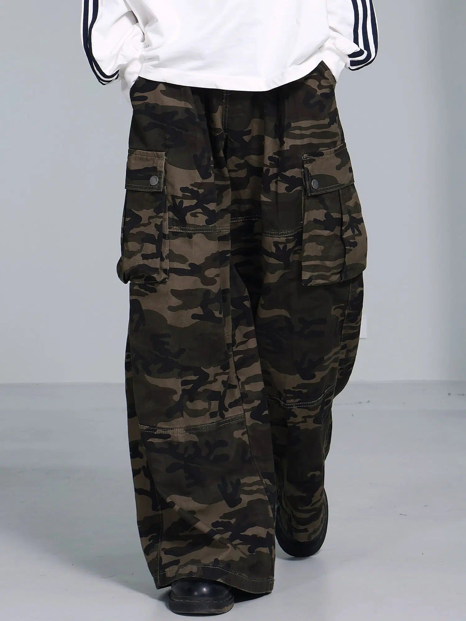 Camouflage Print Wide Leg Cargo Pants - chiclara