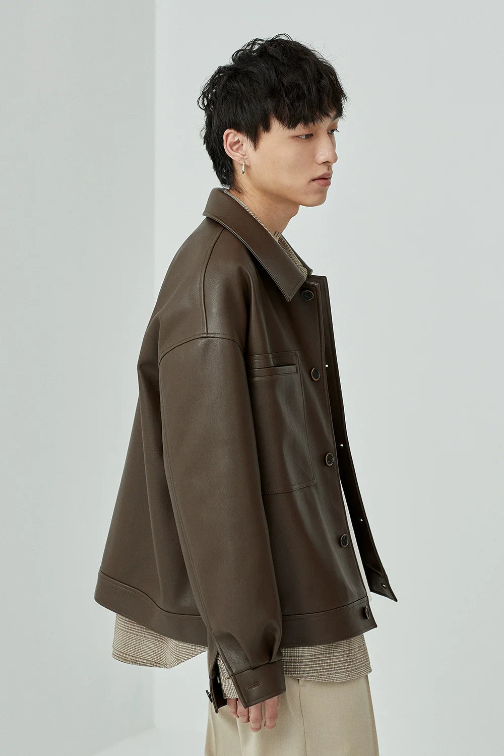 스퀘어 넥 오버사이즈 크롭 PU 레더 재킷