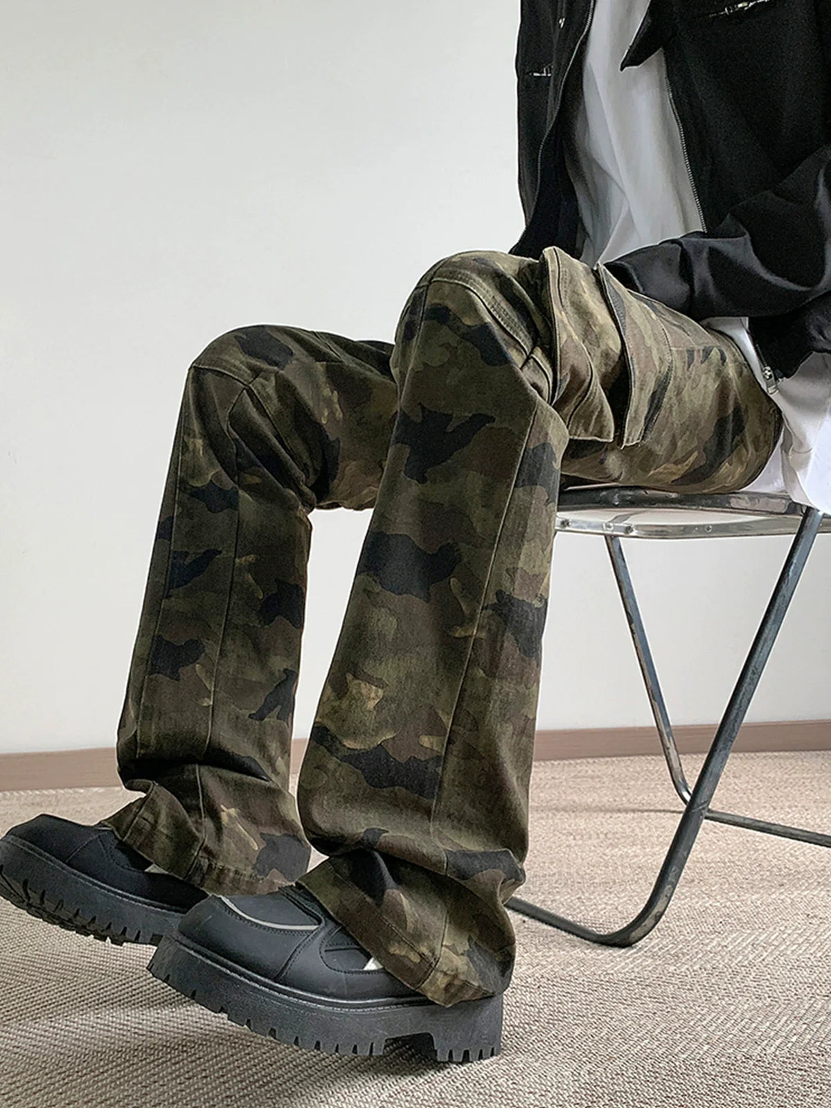 Wide-Leg Camo Cargo Pants with Side Pockets