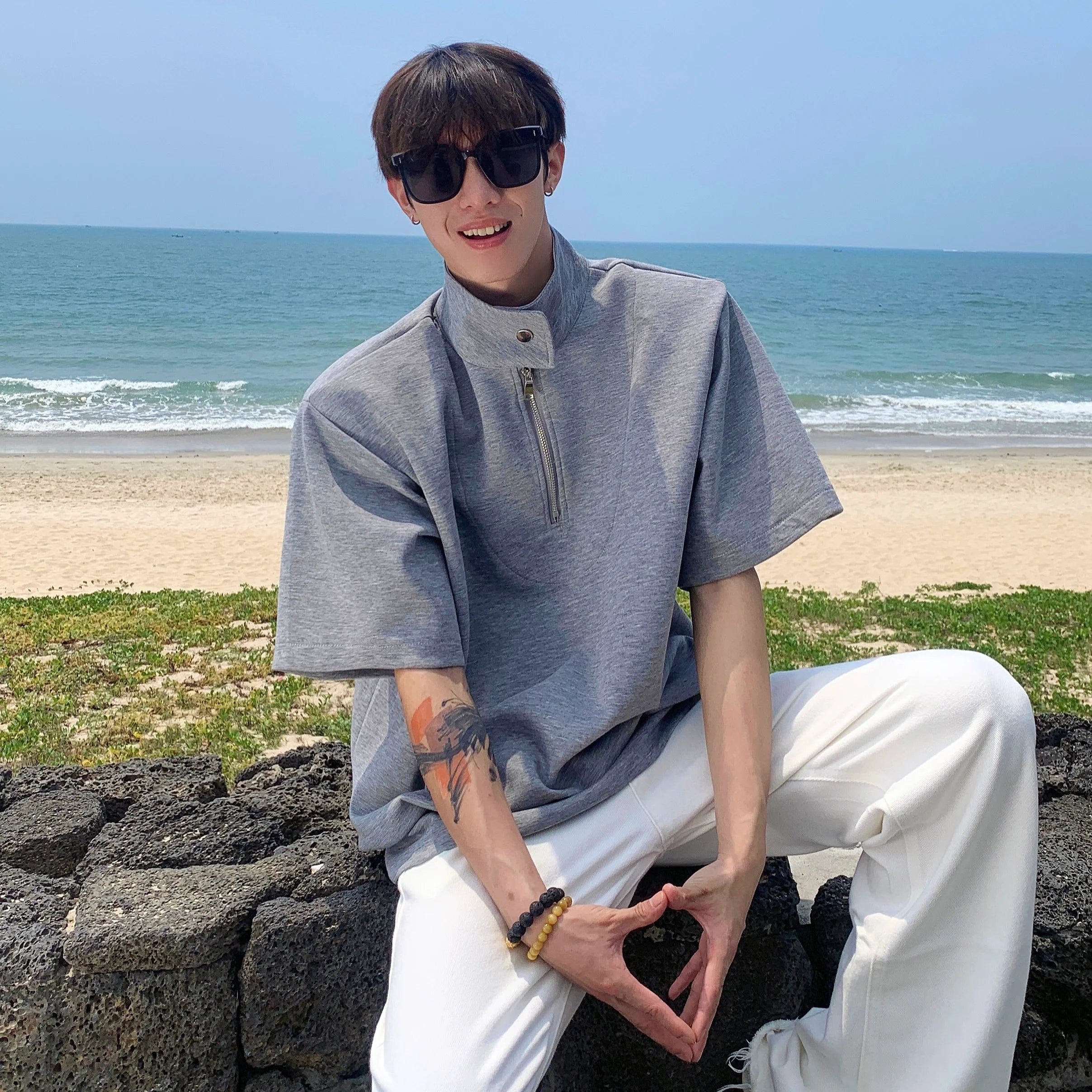 회색 하프 집업 스탠드 카라 셔츠