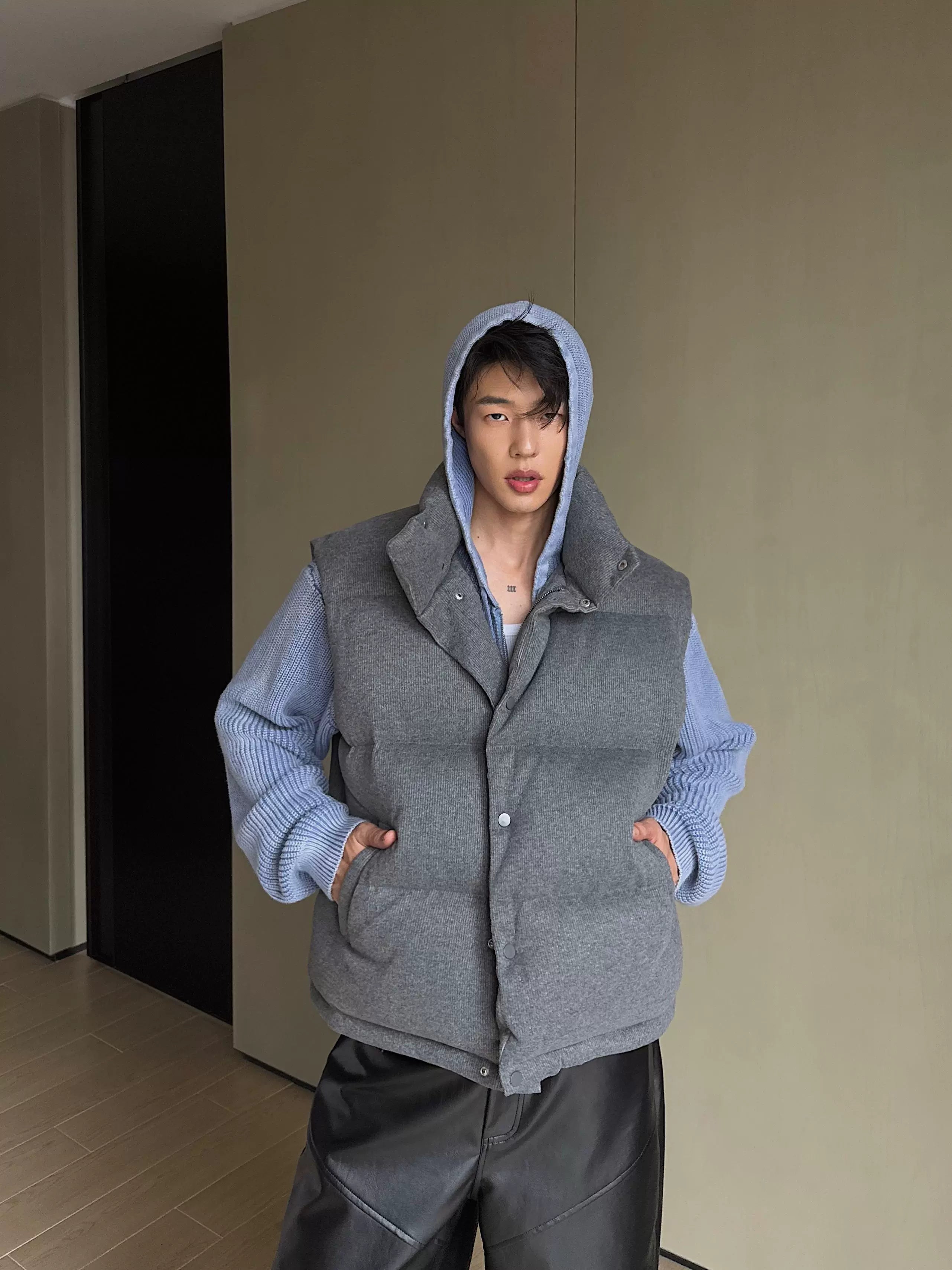 Cropped Quilted Puffer Vest Grey