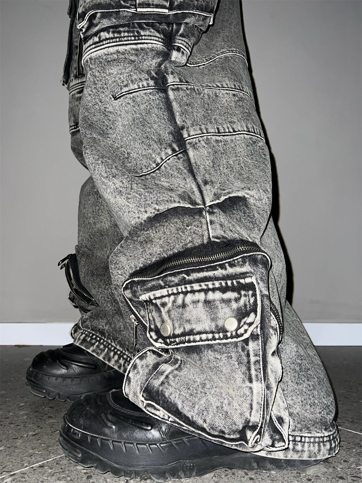 Work Style Multi-Pocket Jeans - chiclara