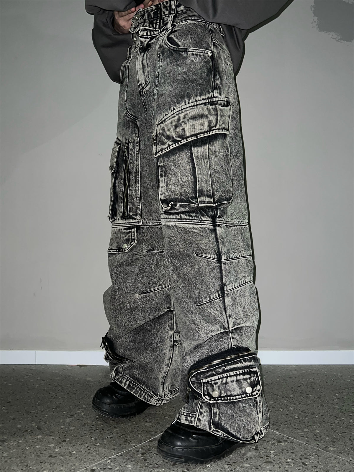 Work Style Multi-Pocket Jeans - chiclara