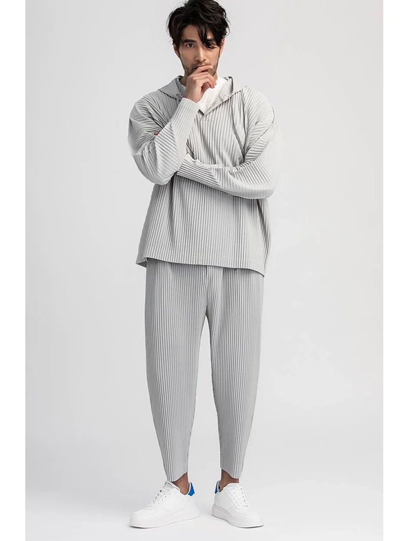 Pleated Cropped Pants